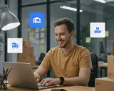Uśmiechnięty mężczyzna pracuje przy laptopie, otoczony ikonami magazynu, dostawy i paczek. Baselinker connect ułatwia zarządzanie logistyką.